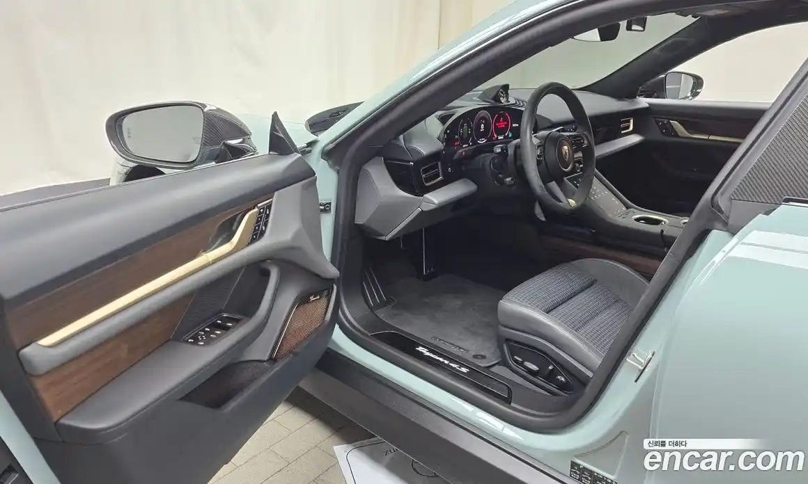 Porsche Taycan 2025 0.1 Автомат в Москве № 230924, фото 17