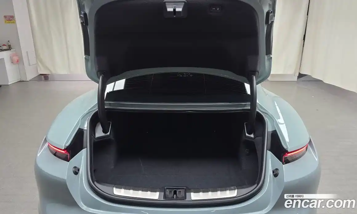 Porsche Taycan 2025 0.1 Автомат в Москве № 230924, фото 20