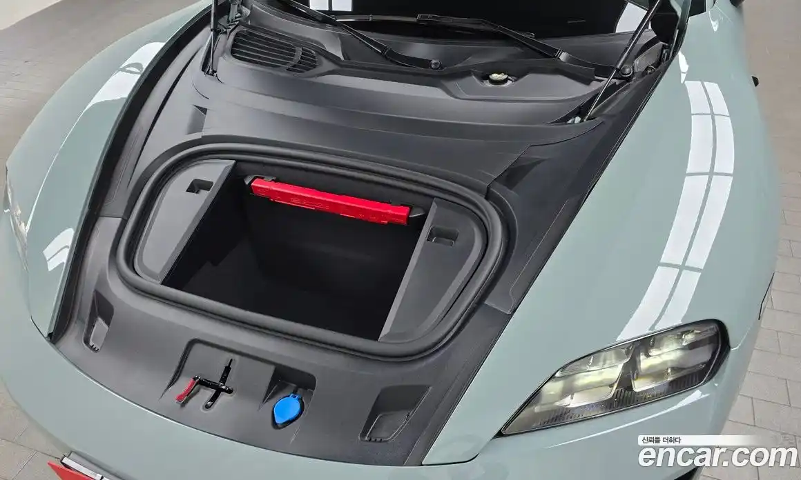 Porsche Taycan 2025 0.1 Автомат в Москве № 230924, фото 3