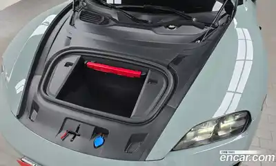 Porsche Taycan 2025 0.1 Автомат в Москве № 230924, миниатюра 3