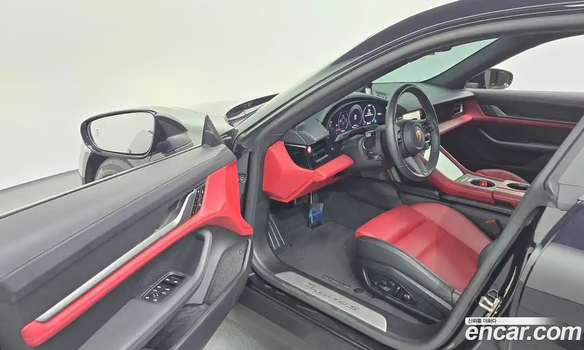 Porsche Taycan 2025 0.1 Автомат в Москве № 230933, фото 19