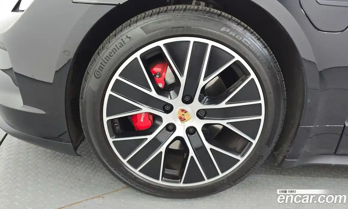 Porsche Taycan 2025 0.1 Автомат в Москве № 230933, фото 10