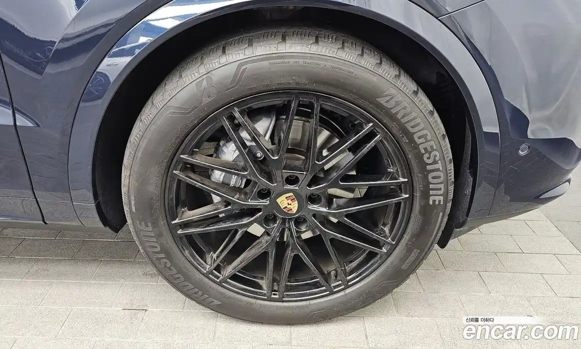 Porsche Cayenne 2024 3.0 Автомат в Москве № 230947, фото 14