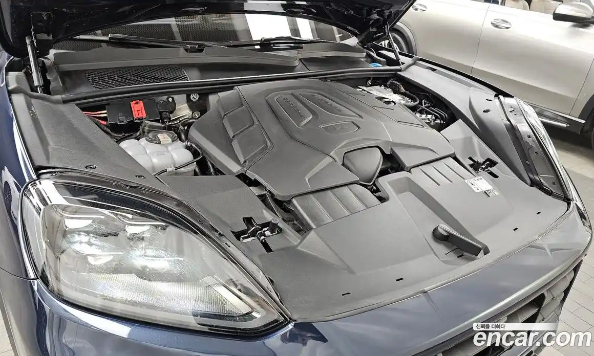 Porsche Cayenne 2024 3.0 Автомат в Москве № 230947, фото 4