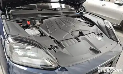 Porsche Cayenne 2024 3.0 Автомат в Москве № 230947, миниатюра 4