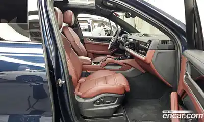 Porsche Cayenne 2024 3.0 Автомат в Москве № 230947, миниатюра 9