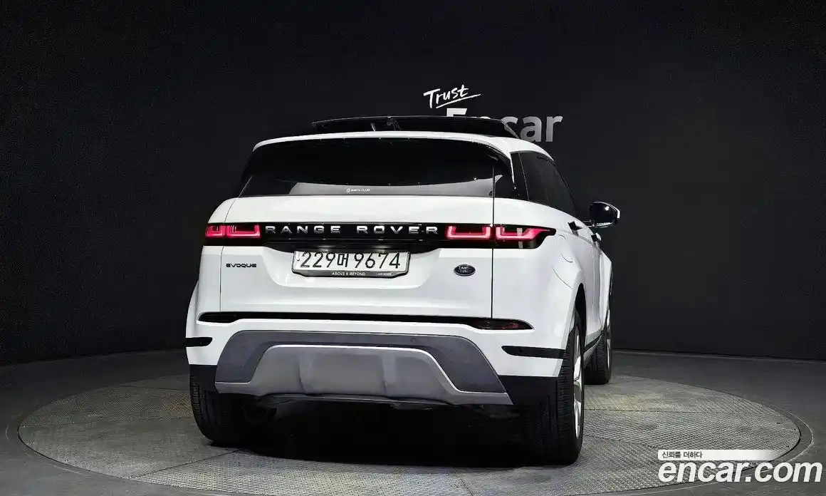 Land Rover Range-Rover Evoque 2022 2.0 Автомат в Москве № 231200, фото 14