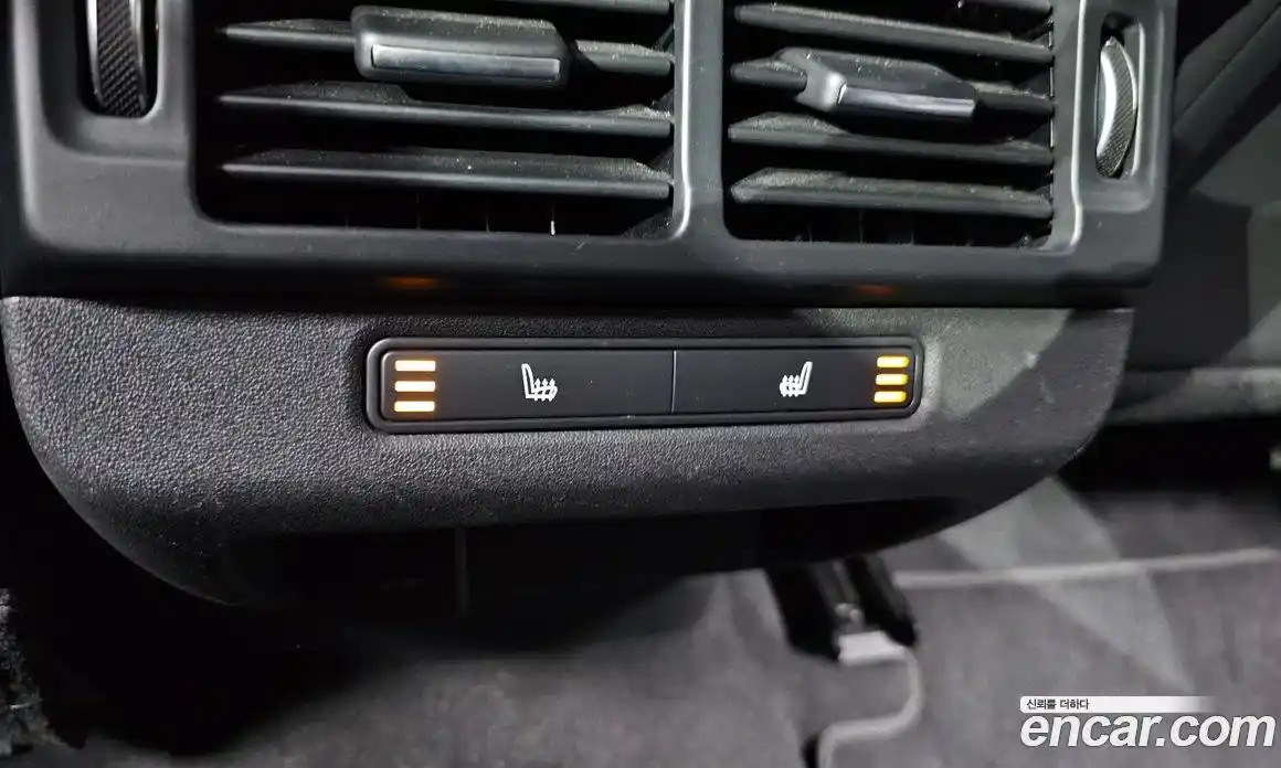 Land Rover Range-Rover Evoque 2022 2.0 Автомат в Москве № 231200, фото 7