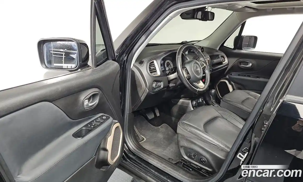 Jeep Renegade 2015 2.0 Автомат в Москве № 232447, фото 9