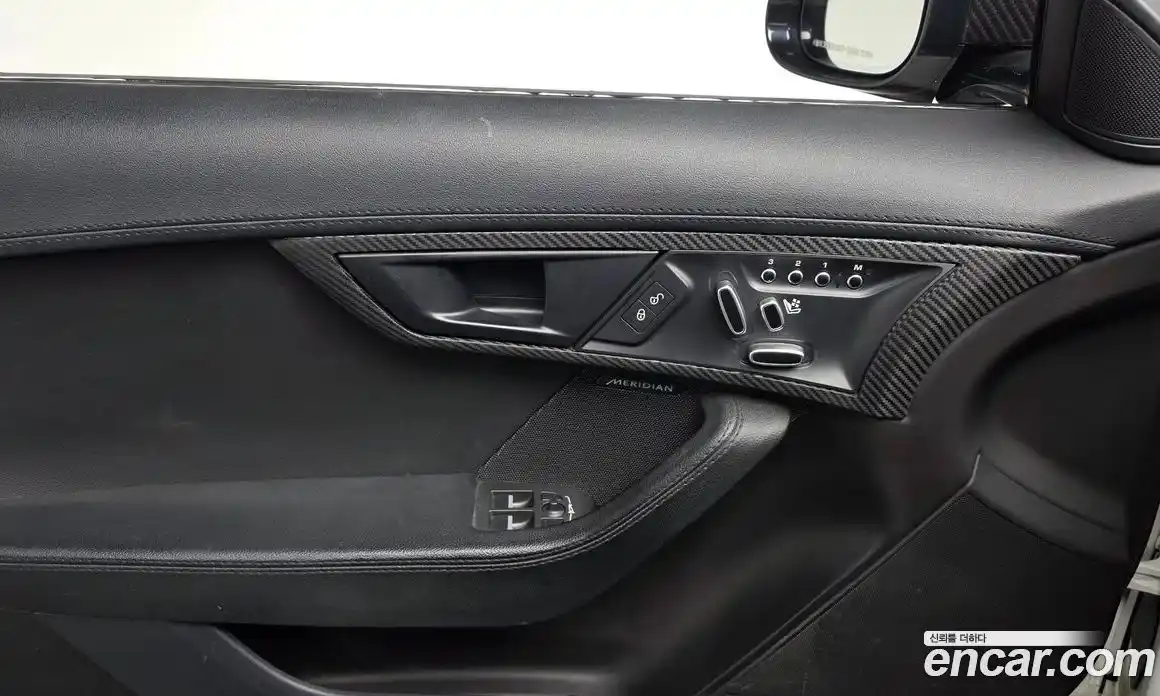 Jaguar F-Type 2019 2.0 Автомат в Москве № 240223, фото 9