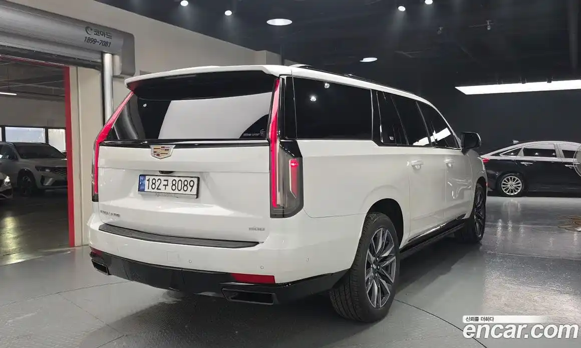 Cadillac Escalade 2023 6.2 Автомат в Москве № 256359, фото 13