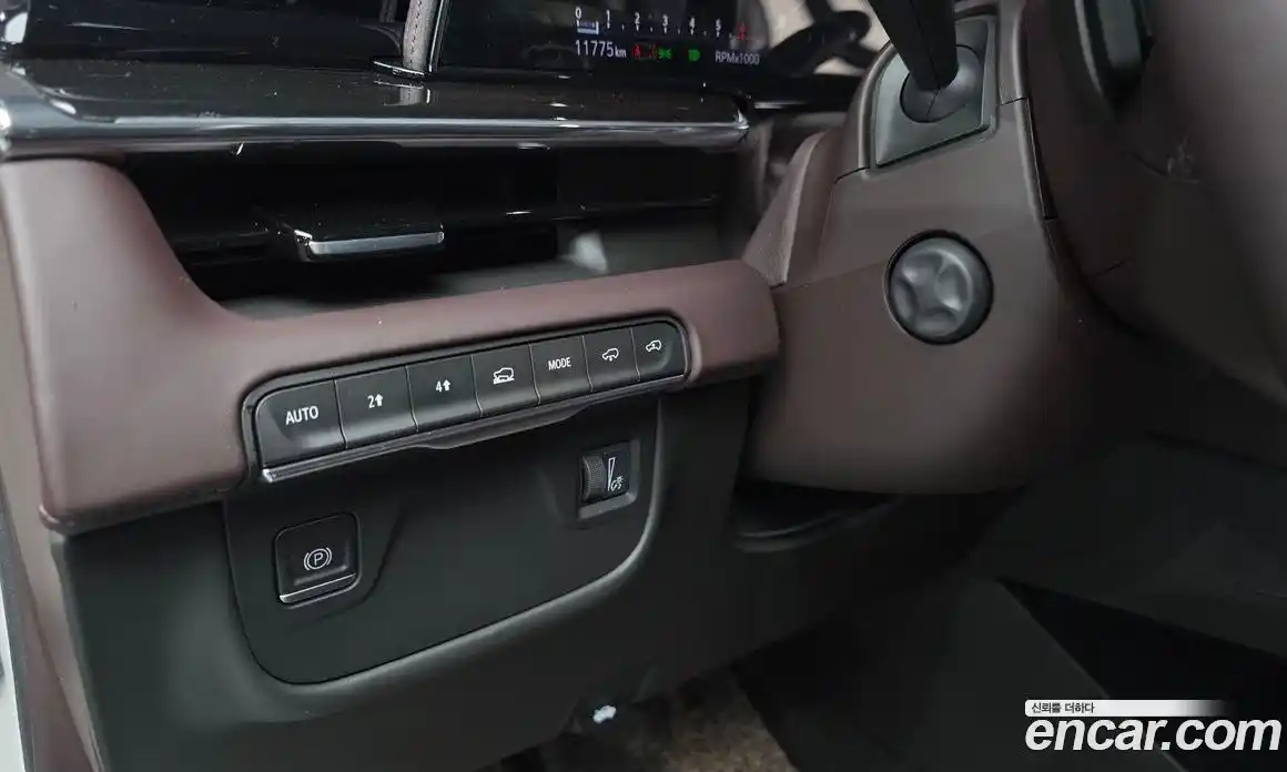 Cadillac Escalade 2023 6.2 Автомат в Москве № 256359, фото 18