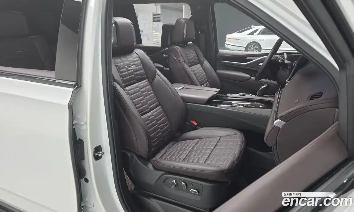 Cadillac Escalade 2023 6.2 Автомат в Москве № 256359, фото 19