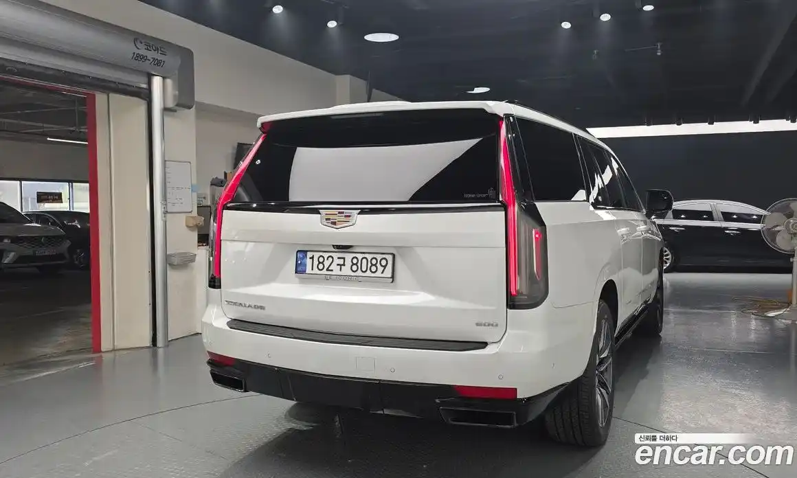 Cadillac Escalade 2023 6.2 Автомат в Москве № 256359, фото 5