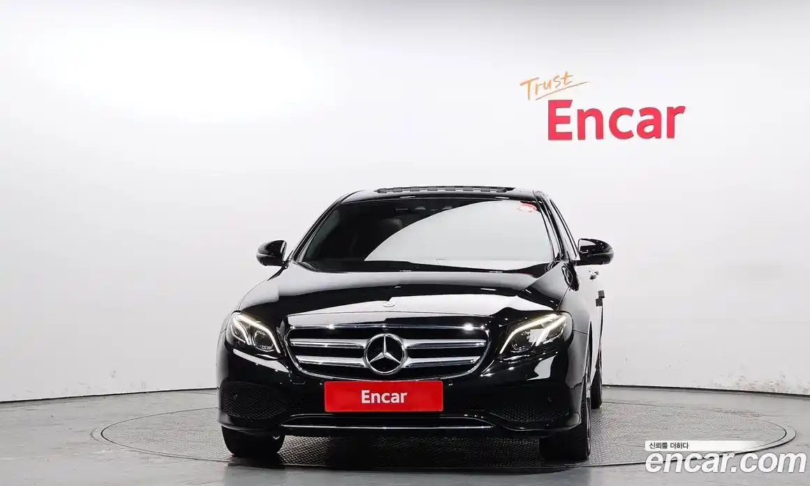 Mercedes-Benz E-Class 2018 2.0 Автомат в Москве № 265263, фото 16