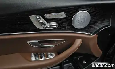 Mercedes-Benz E-Class 2018 2.0 Автомат в Москве № 265263, миниатюра 2
