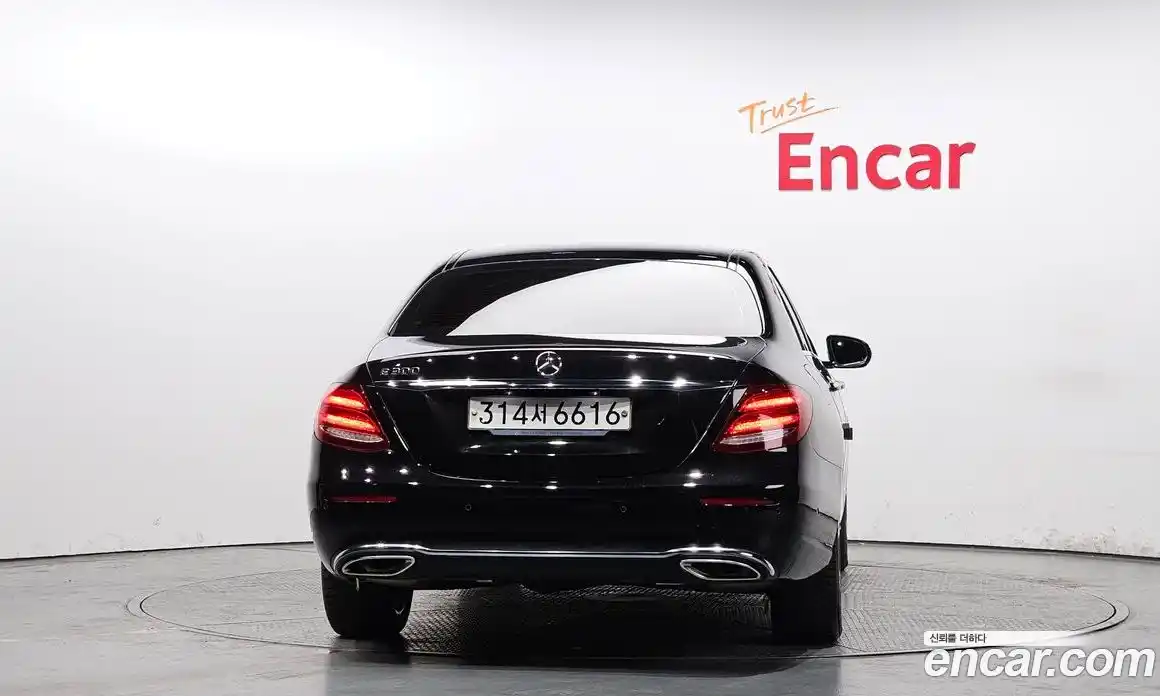 Mercedes-Benz E-Class 2018 2.0 Автомат в Москве № 265263, фото 7