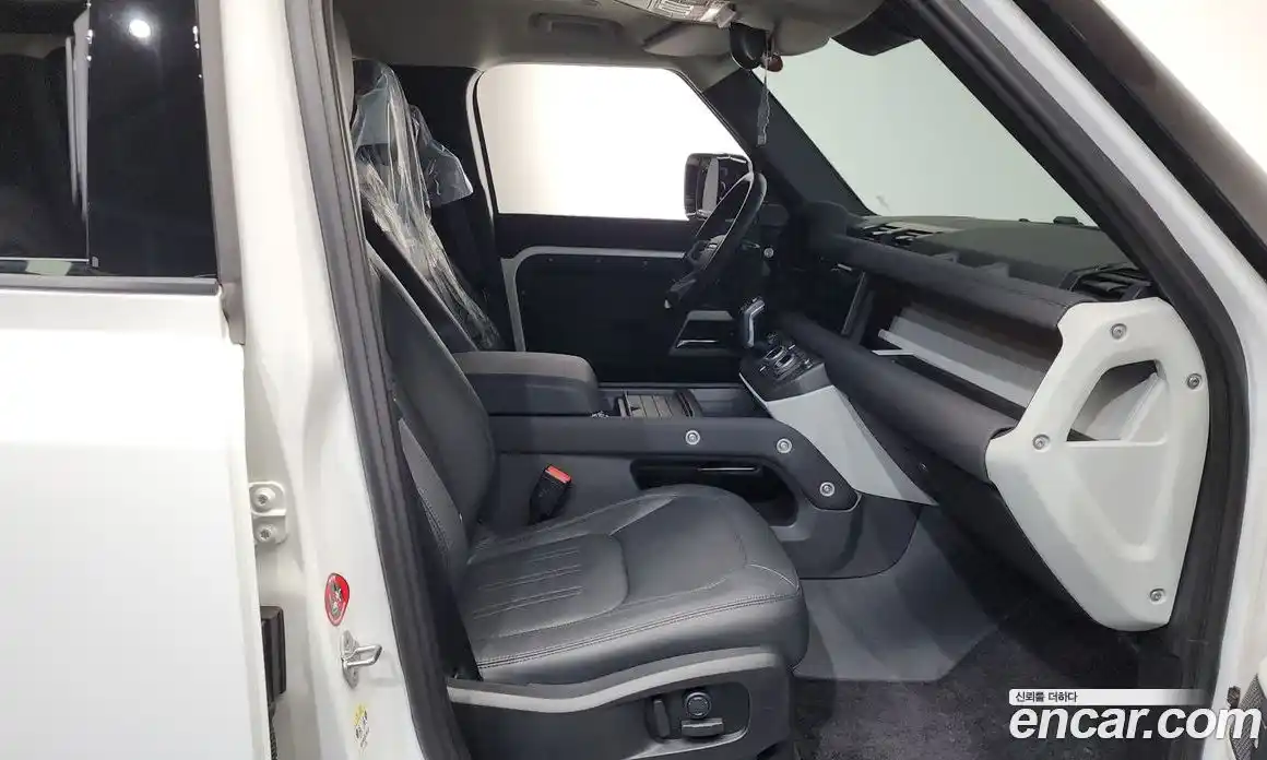 Land Rover Defender 2022 3.0 Автомат в Москве № 297977, фото 13