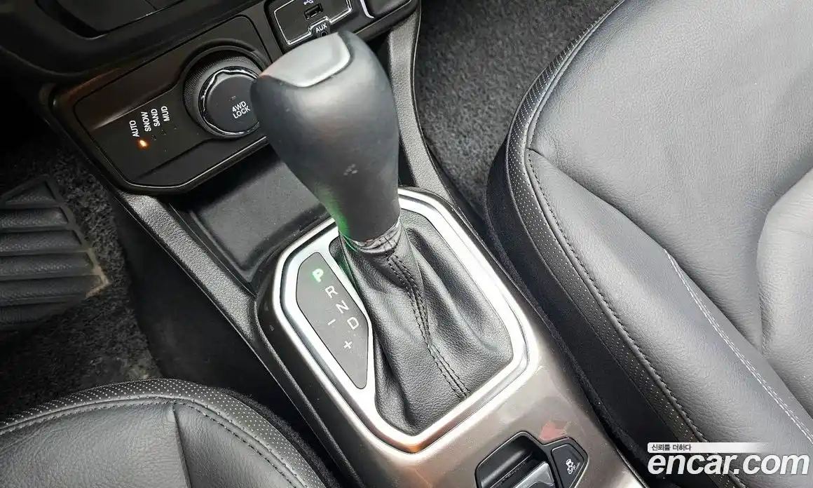 Jeep Renegade 2021 2.4 Автомат в Москве № 302221, фото 19