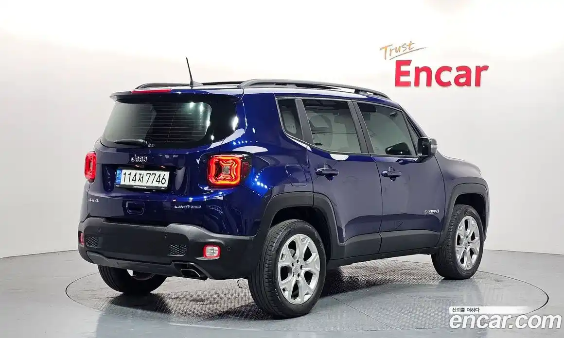 Jeep Renegade 2021 2.4 Автомат в Москве № 302221, фото 9