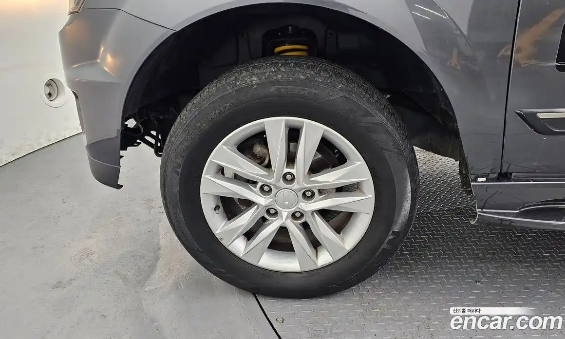 SsangYong Korando 2012 2.0 Механическая в Москве № 33762, фото 12