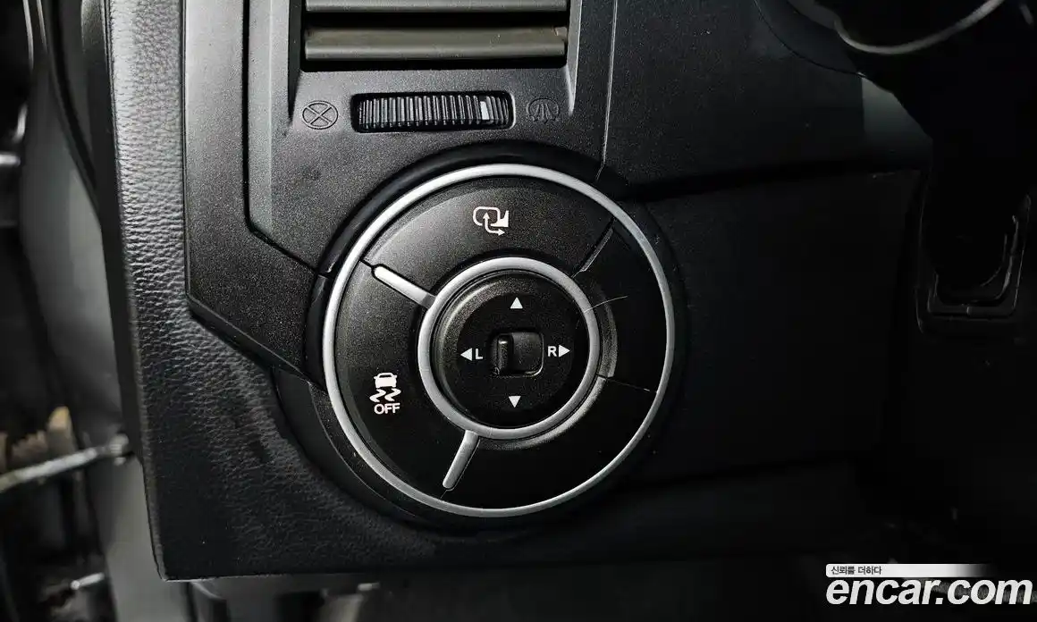 SsangYong Korando 2012 2.0 Механическая в Москве № 33762, фото 5