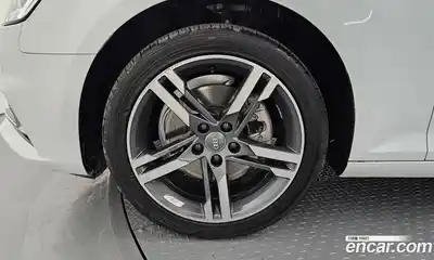 Audi A4 2019 2.0 Автомат в Москве № 343388, миниатюра 3