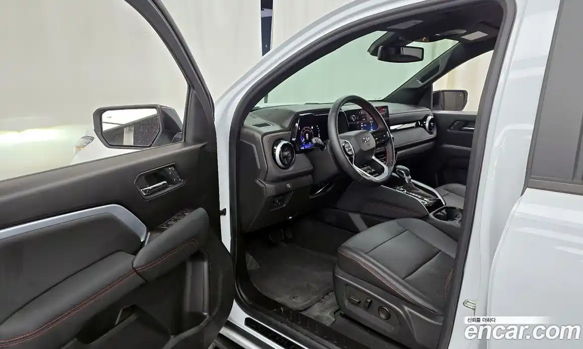 Chevrolet Colorado 2023 2.7 Автомат в Москве № 37675, фото 13