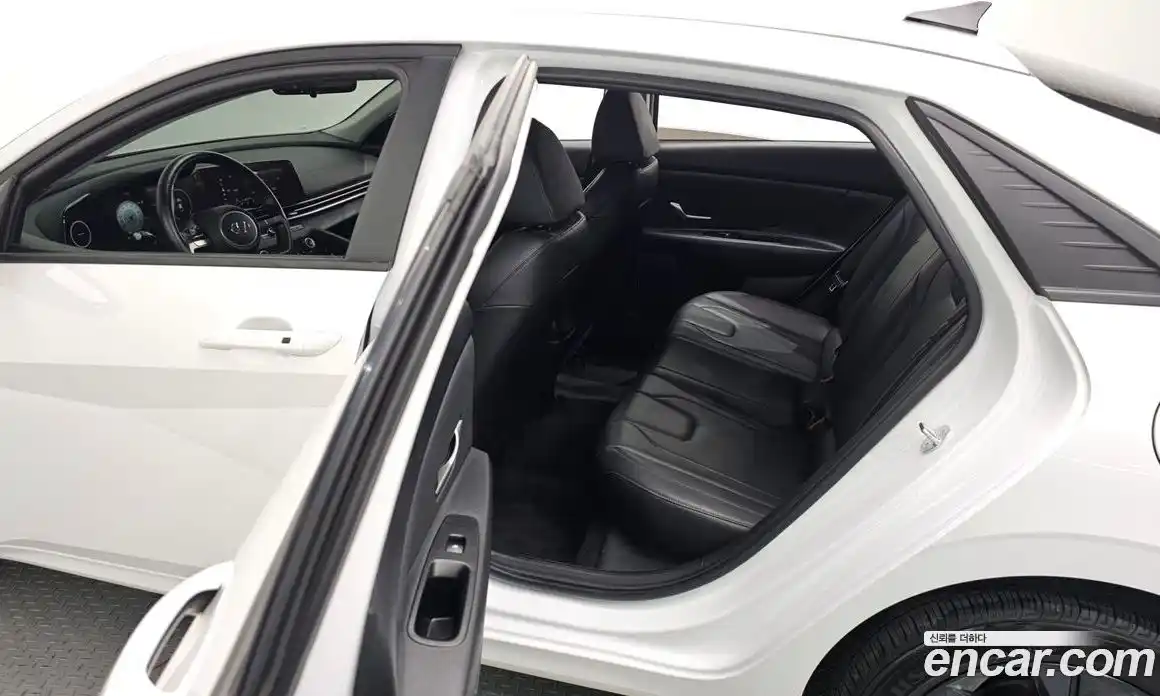 Hyundai Avante 2023 1.6 Автомат в Москве № 43939, фото 13