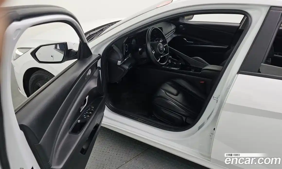 Hyundai Avante 2023 1.6 Автомат в Москве № 43939, фото 20