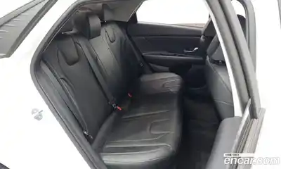 Hyundai Avante 2023 1.6 Автомат в Москве № 43939, миниатюра 7