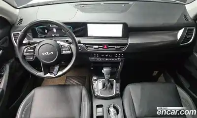 Kia Seltos 2023 1.6 Автомат в Москве № 4456, миниатюра 4