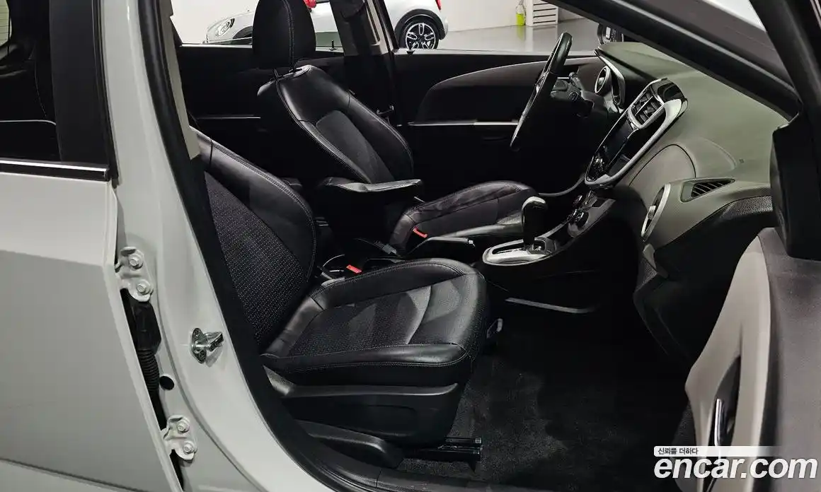 Chevrolet Aveo 2017 1.4 Автомат в Москве № 84289, фото 15