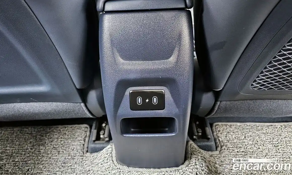 Hyundai Venue 2023 1.6 Автомат в Москве № 9807, фото 8