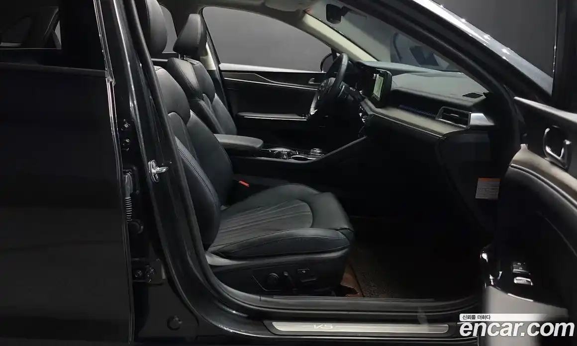 Kia K5 2023 2.0 Автомат в Москве № 101406, фото 1