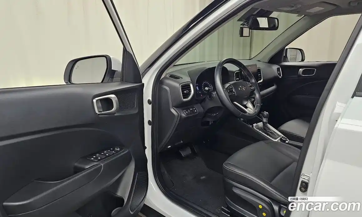 Hyundai Venue 2022 1.6 Автомат в Москве № 115594, фото 14