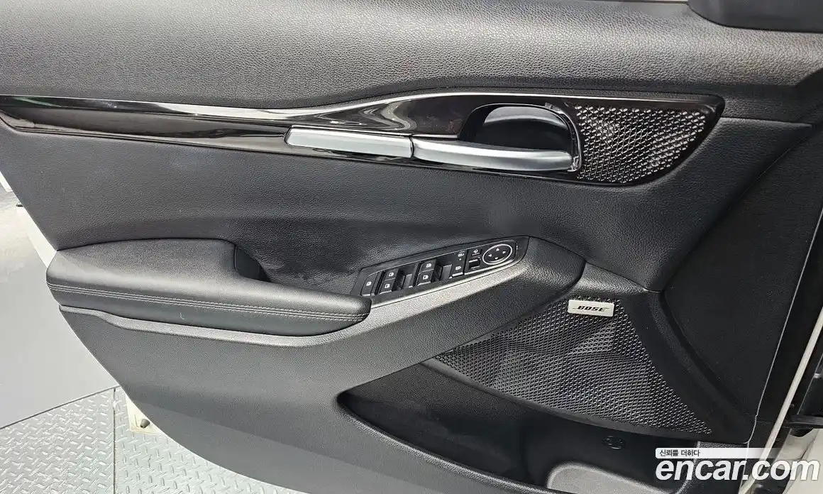 Kia Seltos 2023 1.6 Автомат в Москве № 121183, фото 3