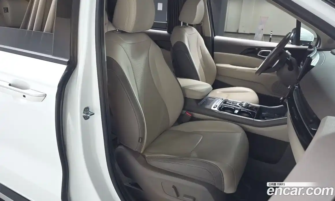 Kia Canival 2024 3.5 Автомат в Москве № 132821, фото 17