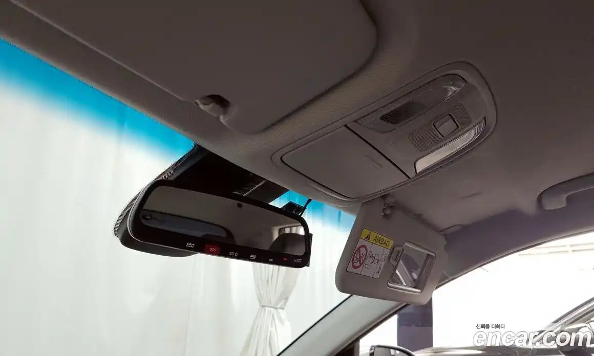 Kia Niro 2022 1.6 Автомат в Москве № 132889, фото 1