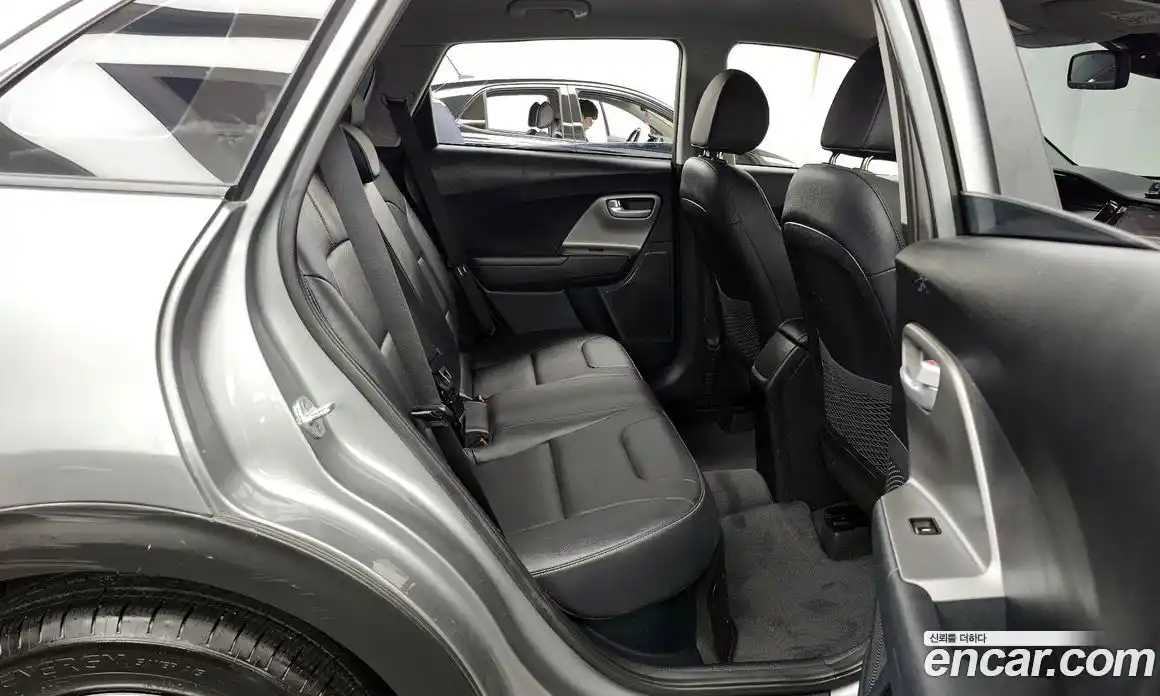 Kia Niro 2022 1.6 Автомат в Москве № 132889, фото 13