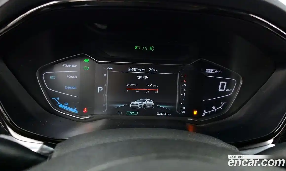 Kia Niro 2022 1.6 Автомат в Москве № 132889, фото 14