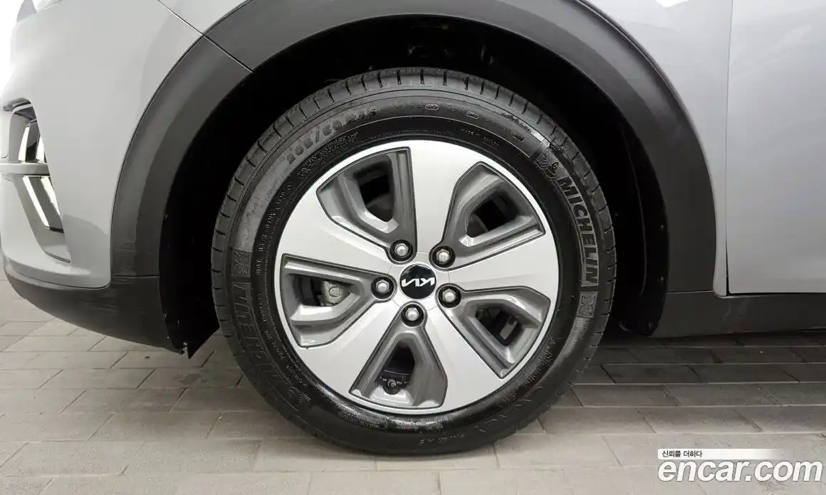 Kia Niro 2022 1.6 Автомат в Москве № 132889, фото 15