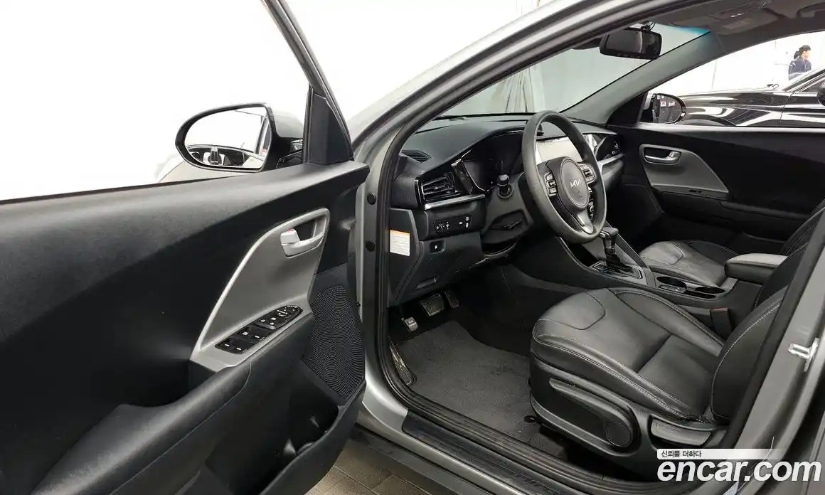 Kia Niro 2022 1.6 Автомат в Москве № 132889, фото 18