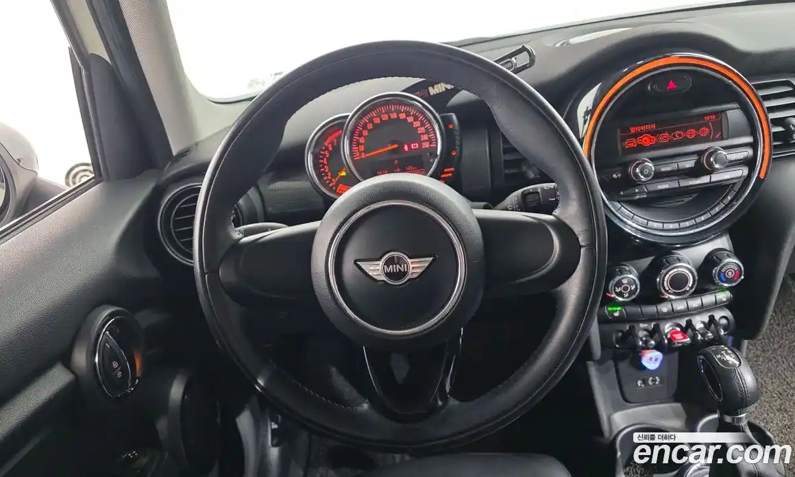 Mini Cooper 2015 1.5 Автомат в Москве № 136964, фото 11