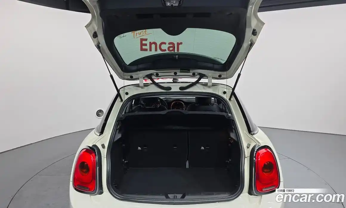 Mini Cooper 2015 1.5 Автомат в Москве № 136964, фото 12