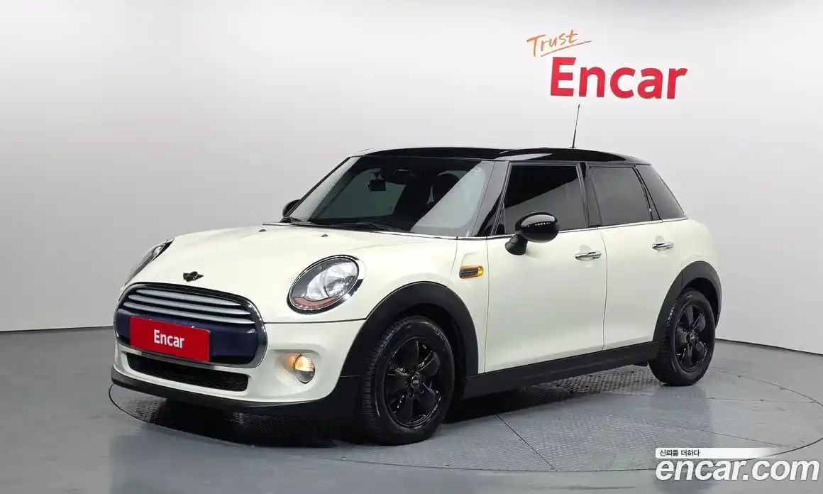 Mini Cooper 2015 1.5 Автомат в Москве № 136964, фото 17