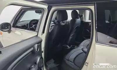 Mini Cooper 2015 1.5 Автомат в Москве № 136964, миниатюра 4