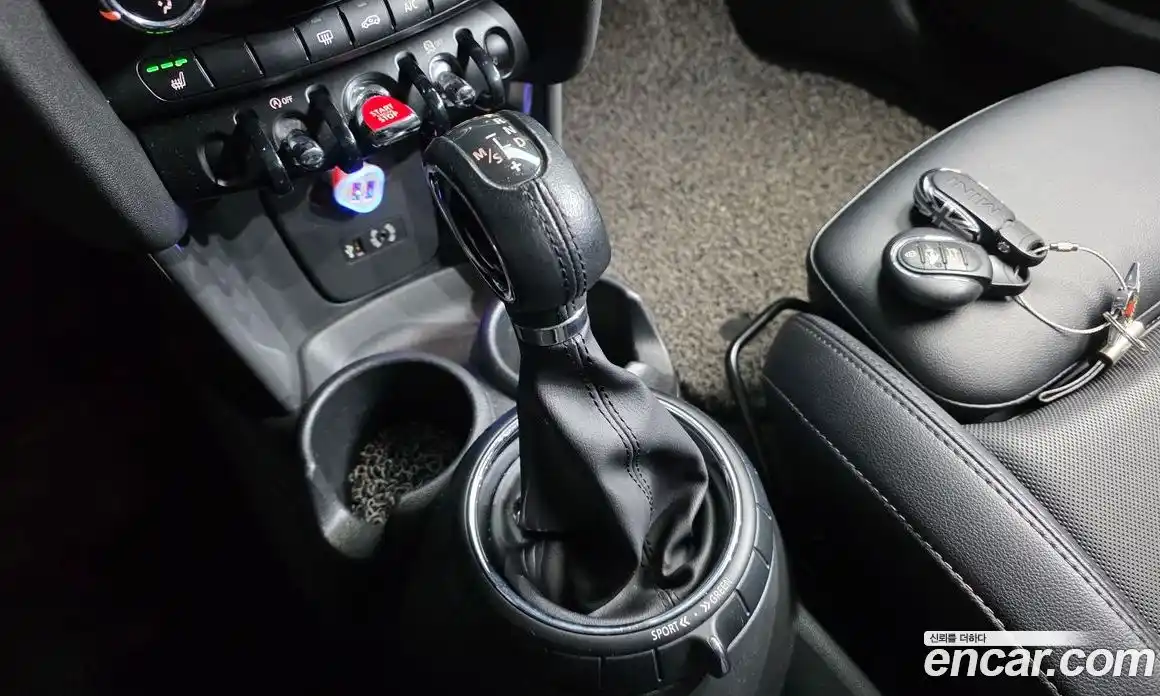 Mini Cooper 2015 1.5 Автомат в Москве № 136964, фото 6