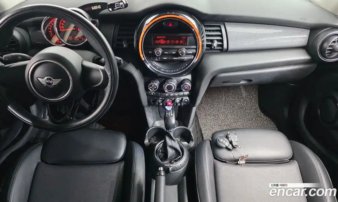 Mini Cooper 2015 1.5 Автомат в Москве № 136964, фото 9