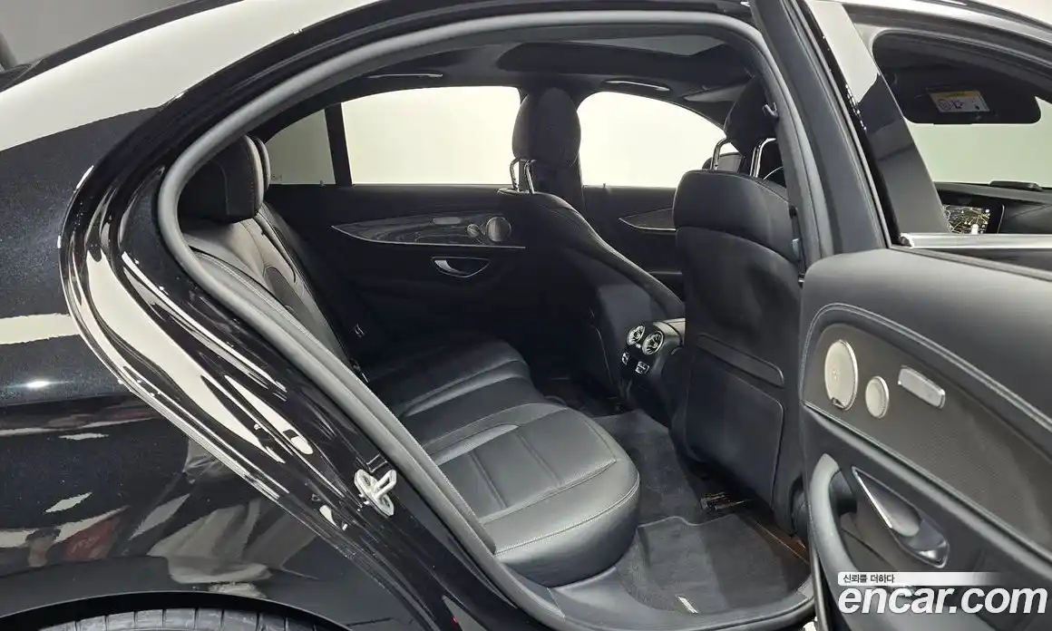 Mercedes-Benz E-Class 2022 3.0 Автомат в Москве № 138280, фото 6